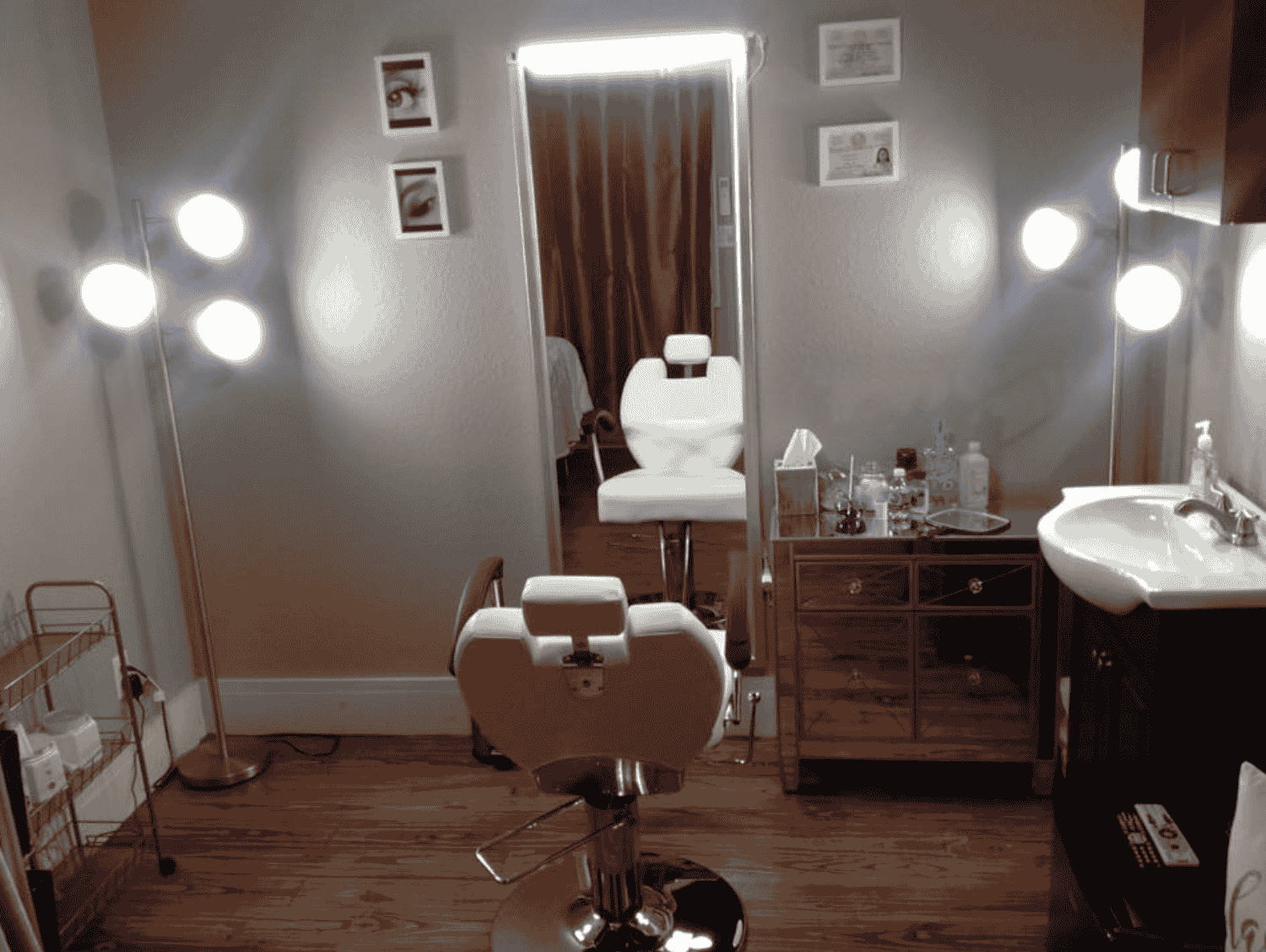 Salon for Lease