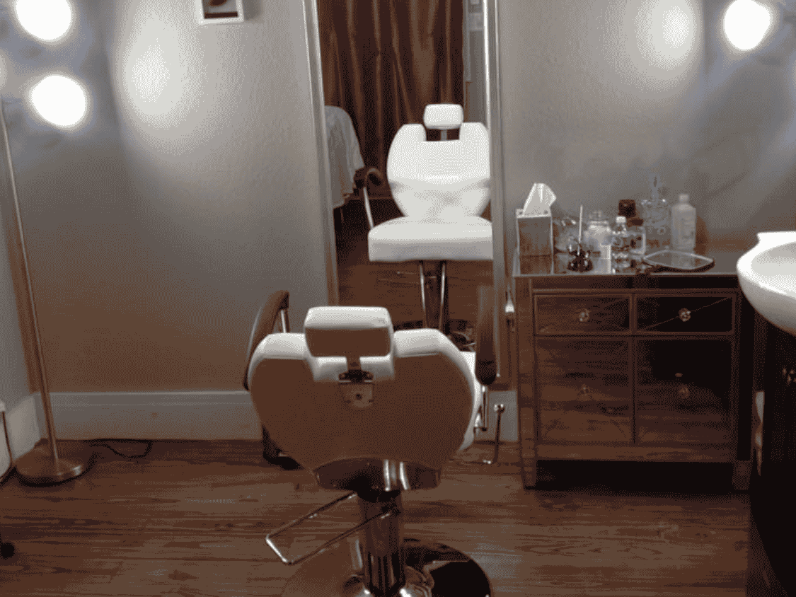 Beauty Salon Room